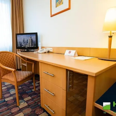 パートナー 3* ワルシャワ